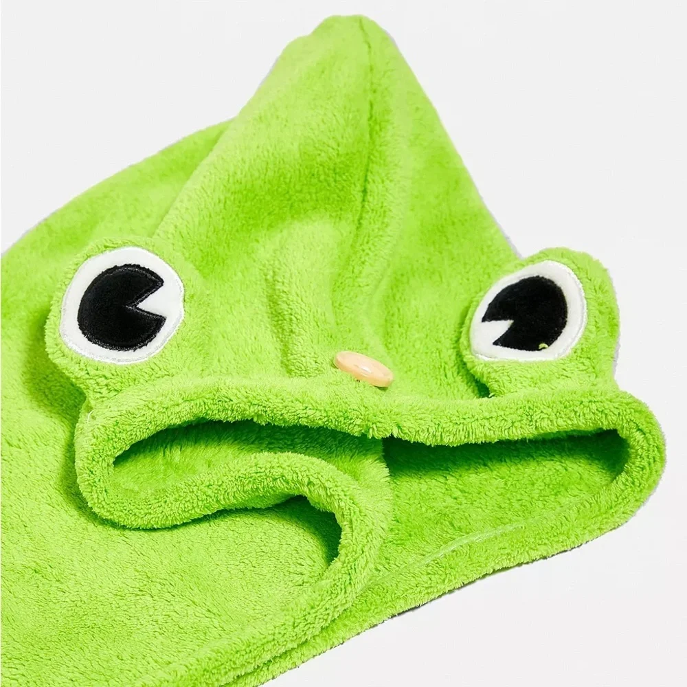 NWT Urban Outfitters Frog Hair Towel